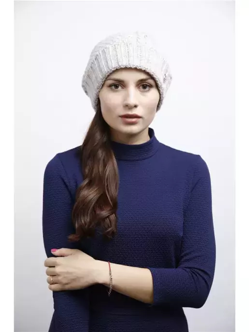 Шапка Avi  20% шерсть альпака, 20% овечья шерсть, 60% акрил Белый