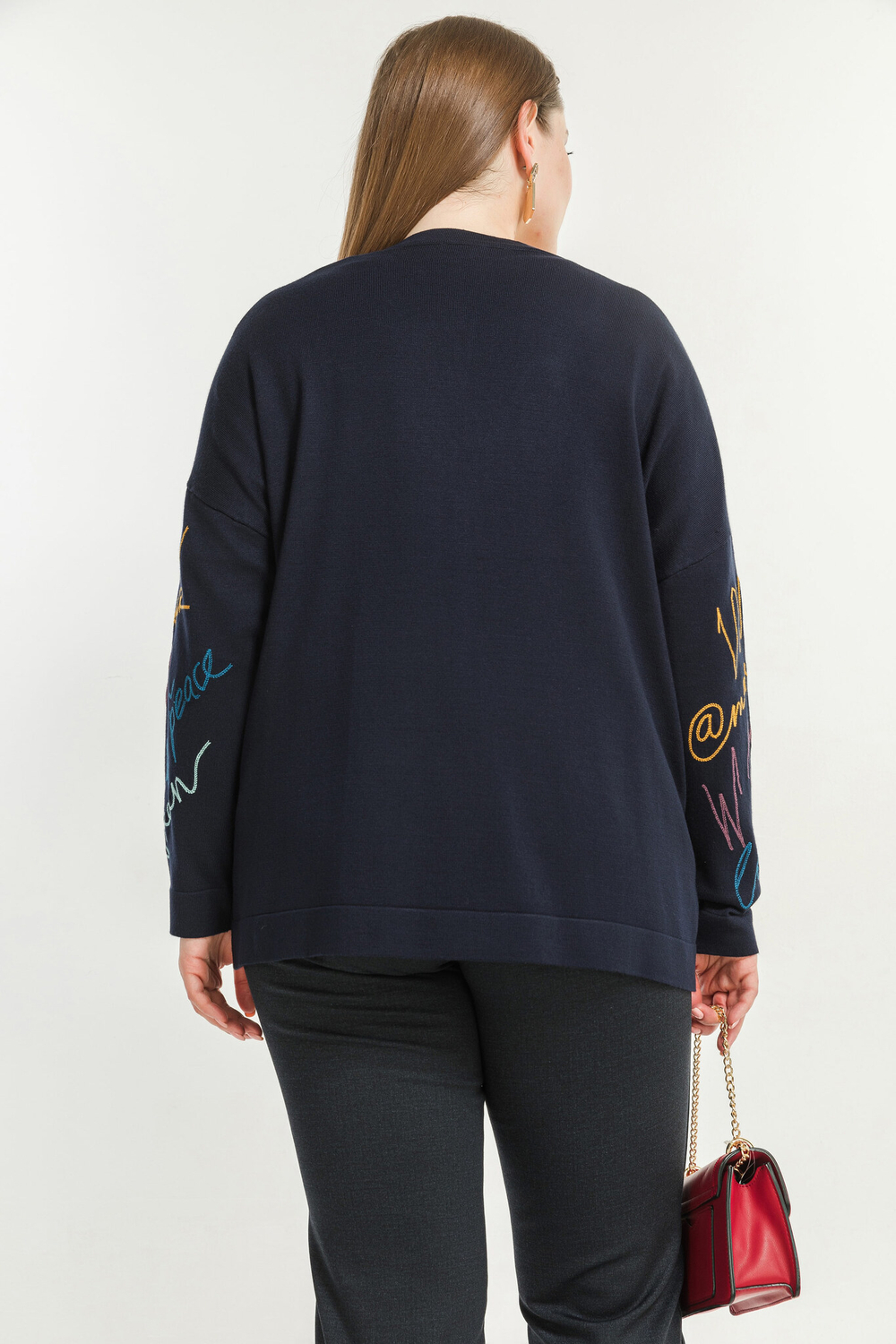 Кардиган Averi из мягкой вискозной пряжи.