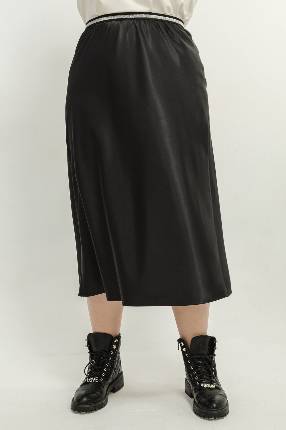 Юбка Averi  из плотного атласа на резинке.