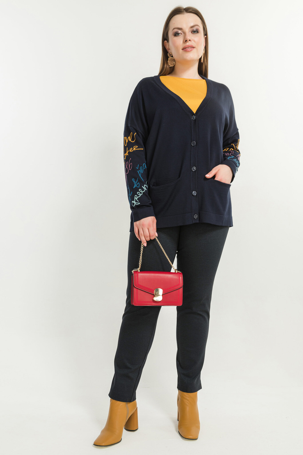 Кардиган Averi из мягкой вискозной пряжи.