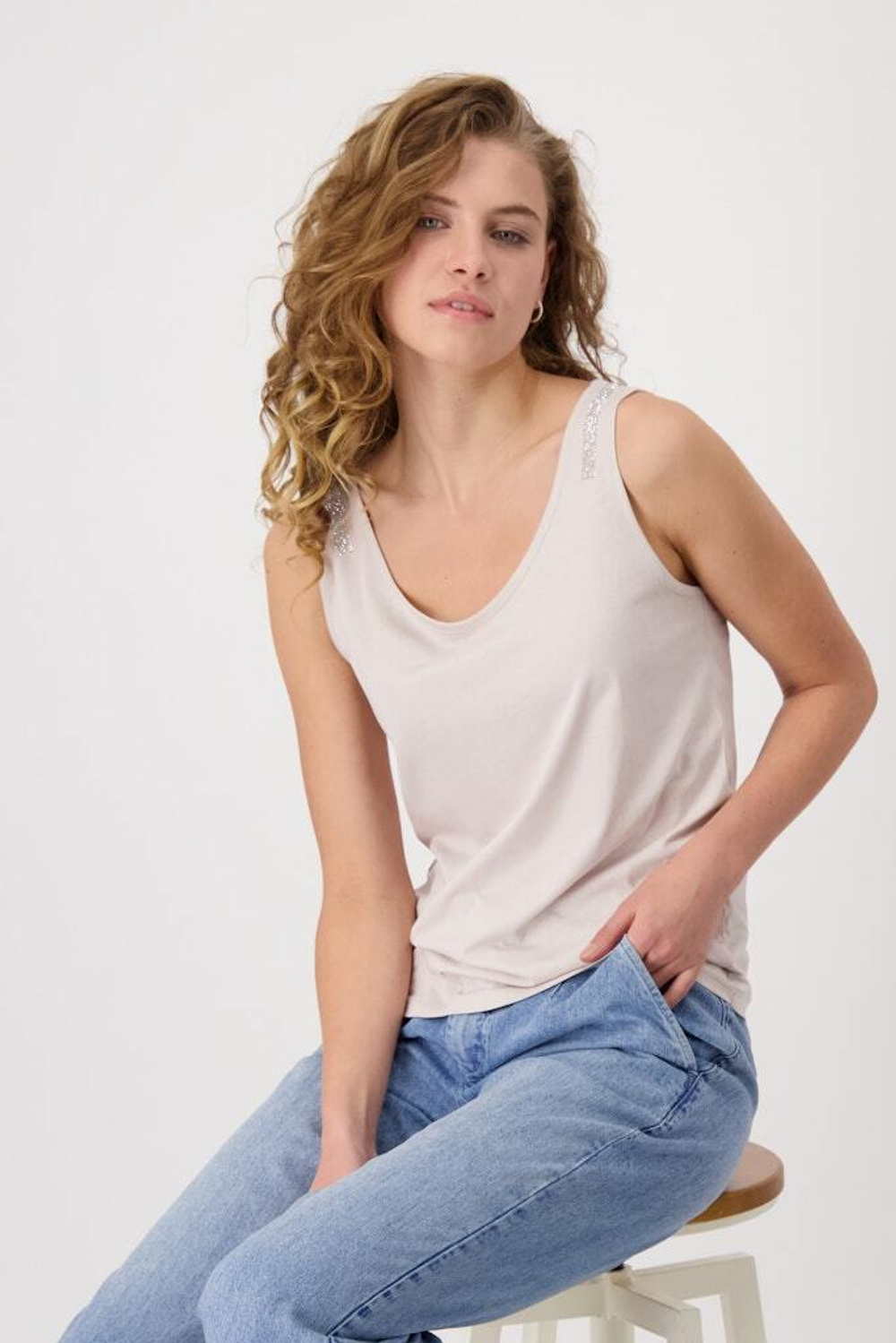 Топ Monari 409366 118