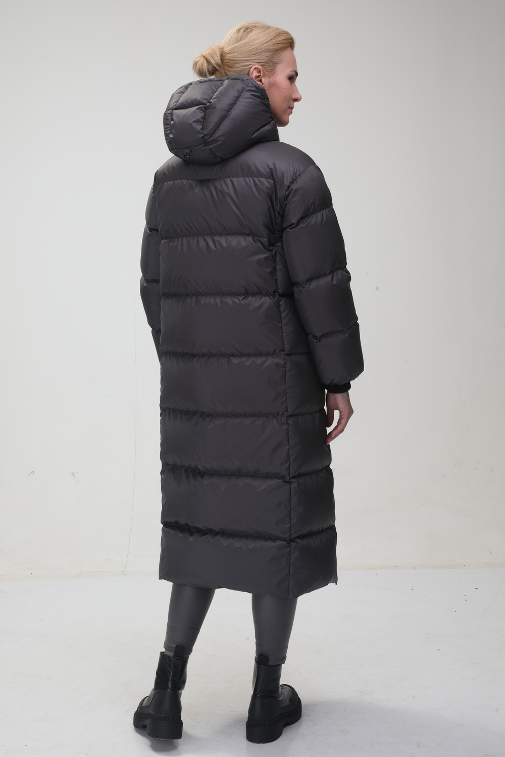 Пальто Avi OTILIA Теплое женское пуховое пальто прямого кроя с приспущенными плечами 90% пух, 10% перо.