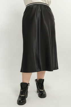 Юбка Averi  из плотного атласа на резинке.