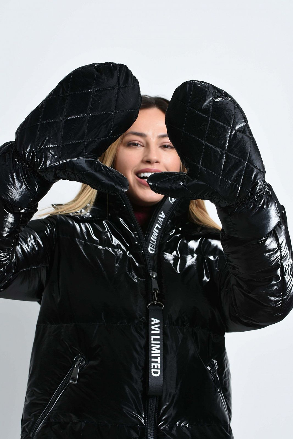 Теплые варежки Avi