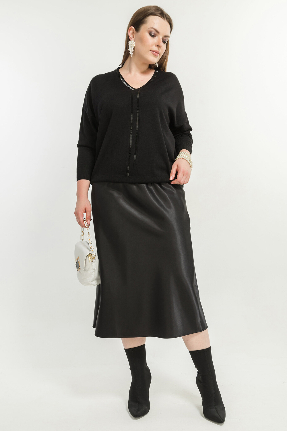 Юбка Averi  из плотного атласа на резинке.